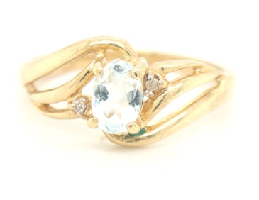10kt Yellow gold Aquamarine ring