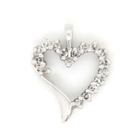 10kt White gold diamond heart shaped pendant