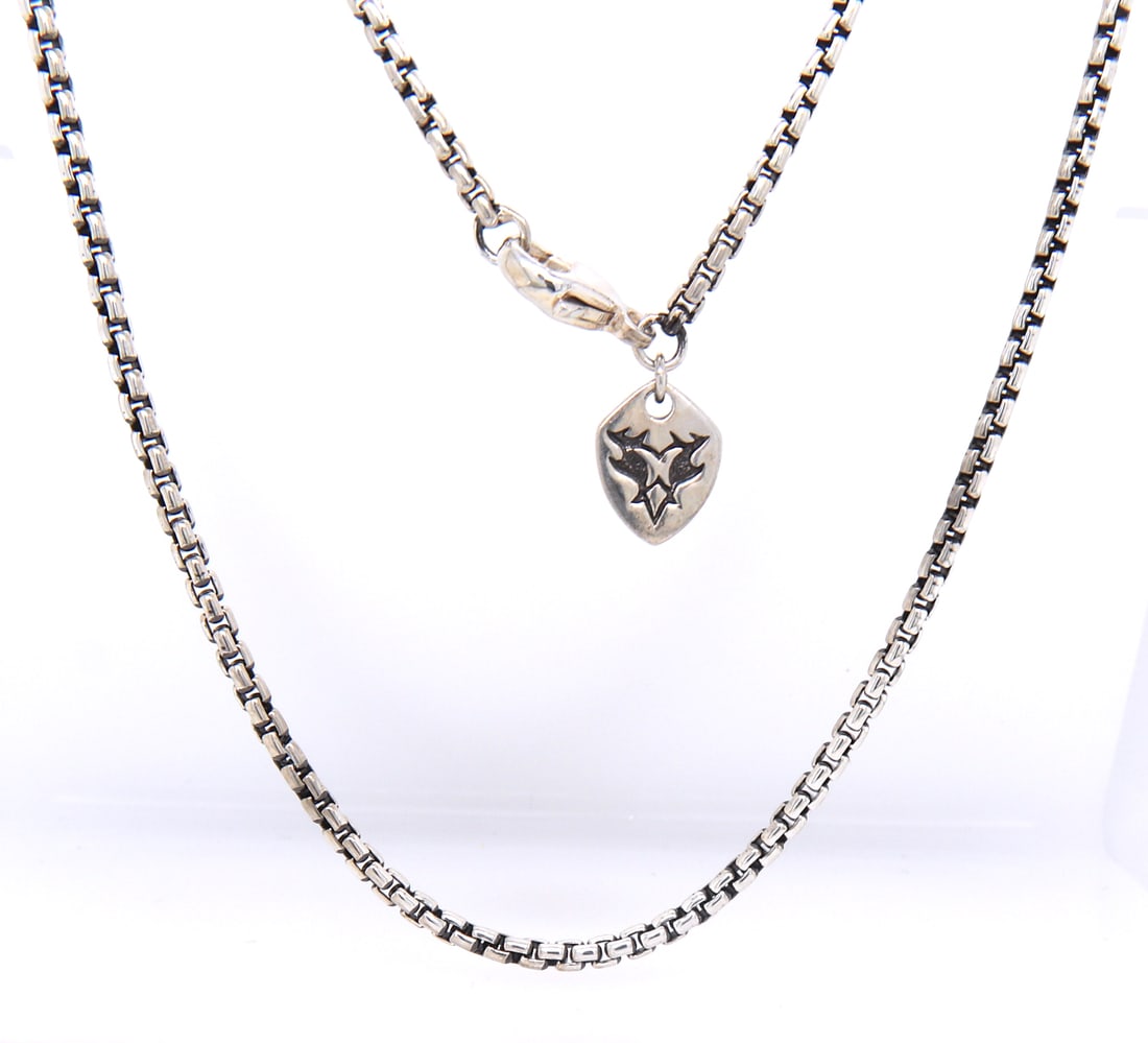 Stephen Webster rounded box chain necklace: Stephen Webster 29 inches rounded box chain necklace in 925 sterling silver. Total weight of chain 23.49 grams.