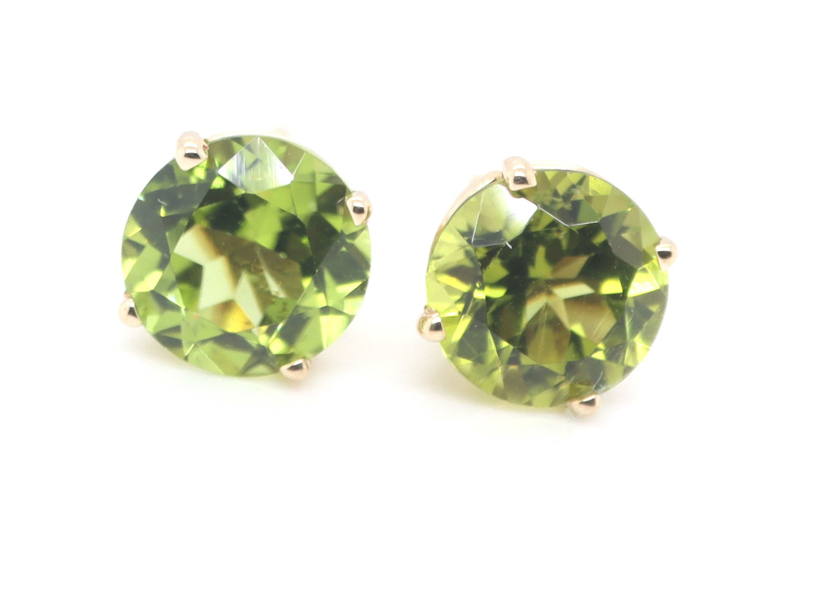 14kt Yellow gold round brilliant cut Peridot stud earrings (1 of 2)
