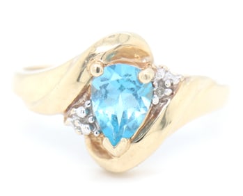 10kt Yellow gold blue topaz ring