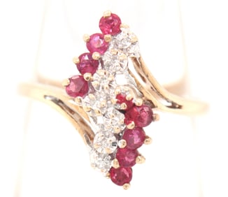 10kt Yellow gold garnet and diamond cluster ring