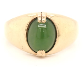 10kt Yellow gold green jade ring