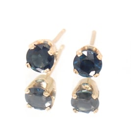 14kt Yellow gold round blue sapphire stud earrings