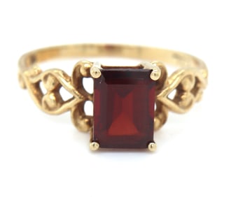 10kt Yellow gold emerald cut garnet ring