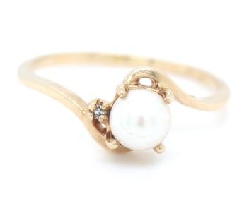 10kt Yellow gold round pearl ring