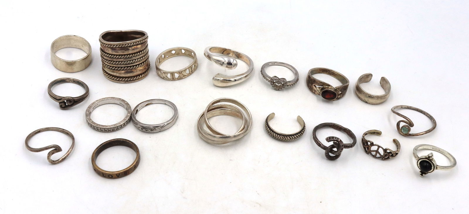 Group lot of Vintage 925 sterling silver rings (1 of 6)