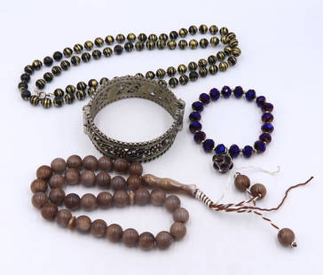 Group Lot of Custom Jewelry: Group Lot of Custom Jewelry.