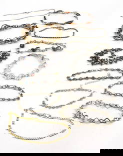 Group lot of 12 Vintage 925 sterling silver bracelets: Group lot of 12 Vintage 925 sterling silver bracelets. Total weight of lot is 68.7 grams.