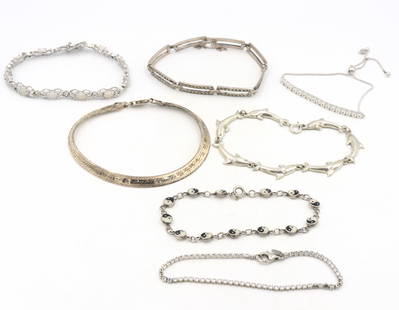 Group lot of  vintage 925 sterling silver bracelets: Group lot of vintage 925 sterling silver bracelets. Total weight of lot is 49.3 grams.