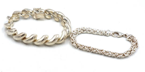 Group lot of 2 vintage 925 sterling silver bracelets: Group lot of 2 vintage 925 sterling silver bracelets. The total weight of the lot is 51.2 grams.