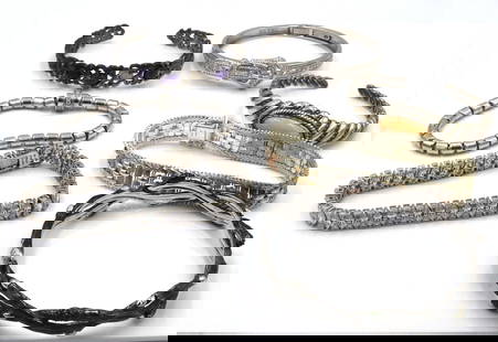 Group lot of Vintage 925 sterling silver bangles: Group lot of Vintage 925 sterling silver bangles. The total weight of the lot is 195.1 grams.