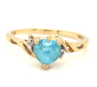 10kt Yellow gold blue topaz heart shaped ring