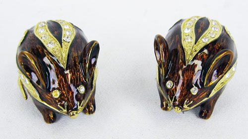 Vintage jewelry box: Vintage and fully detailed and hand painted pair of house mouse jewelry box. Dimensions for Pair of jewelry box sculpture from top to bottom: Height 2 X Width 2 inches.