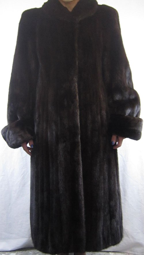 Finest quality natural glama mink coat (1 of 10)