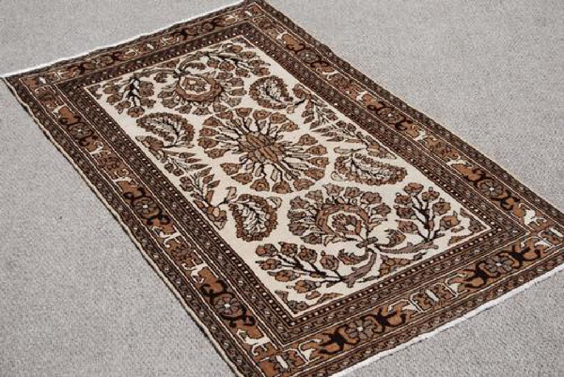 BEAUTIFUL TRADITIONAL DESIGN HAND MADE PERSIAN TABRIZ (1 of 4)