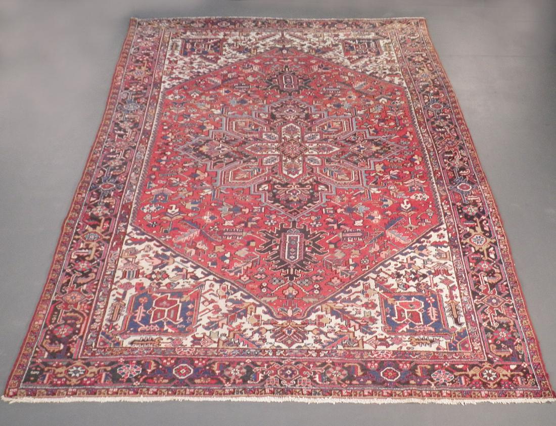 Semi Antique Persian Heriz 9.8x13.2: Simply beautiful fine quality semi antique Persian Heriz rug. Size 9.8x13.2 feet, made of fine quality baby lamb's wool pile on cotton foundation, all natural vegetable dye, incorporating a magnificen