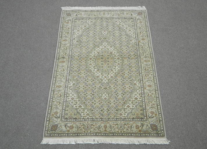 Part Silk Persian Tabriz Design 3.9x5.9 (0143) on Jul 31, 2022