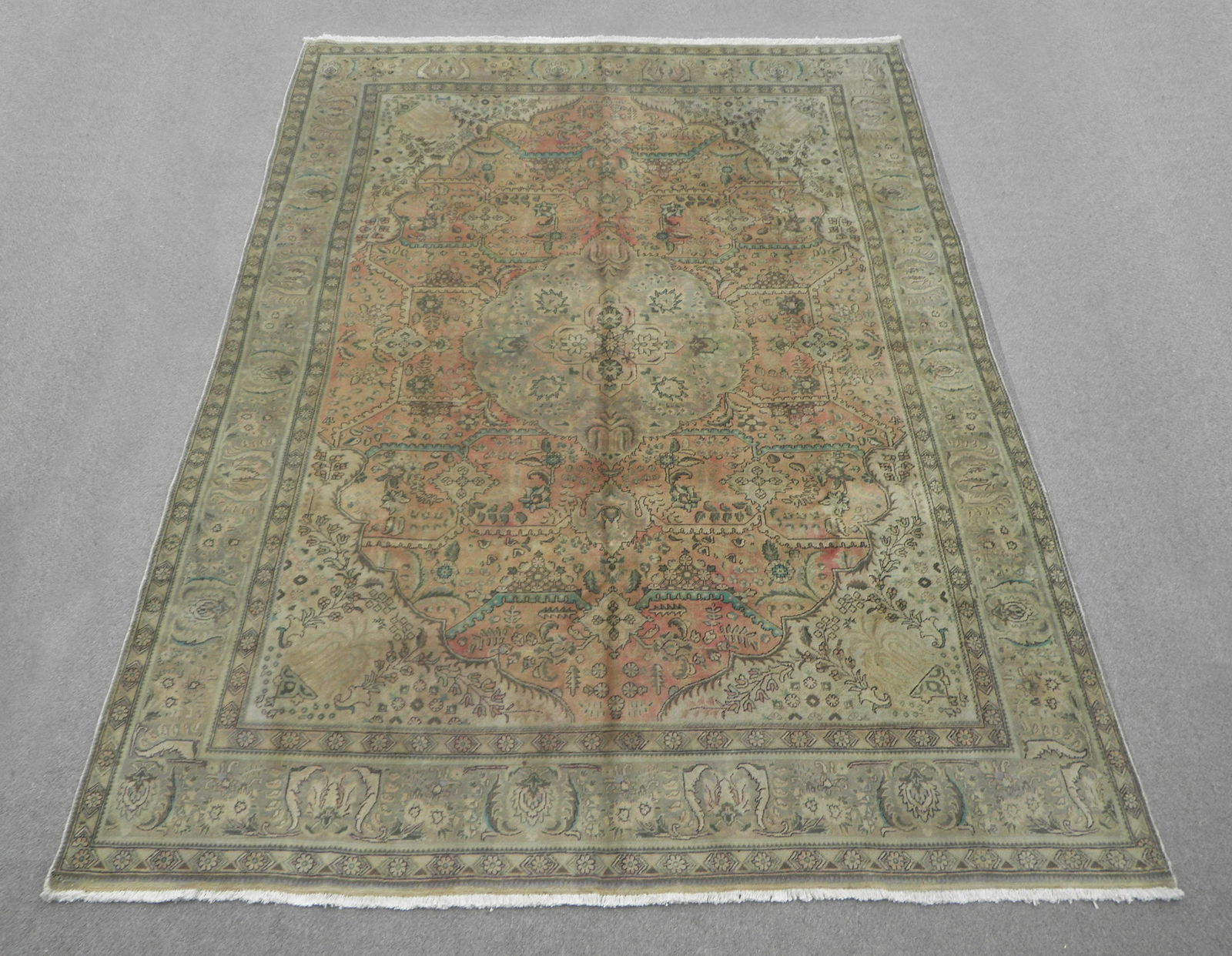 Semi Antique Persian Tabriz 9.7x12.11: Beautiful handmade semi antique all-over Persian Tabriz rug. Size 9.7x12.11 ft, made of fine quality baby lamb's wool pile on cotton foundation, all natural vegetable dye, incorporating an elegant fre