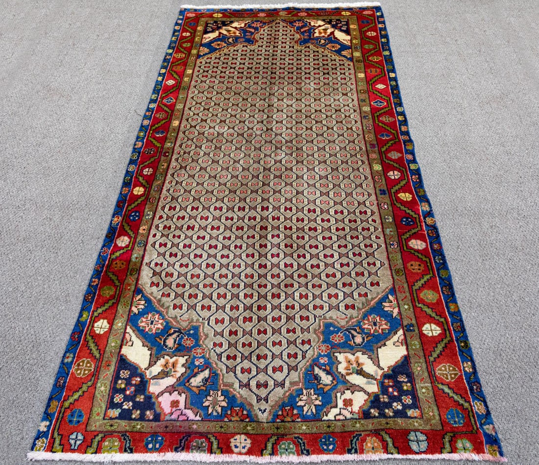 Handmade Persian Kolyaee 8.3x4.9 (1 of 5)