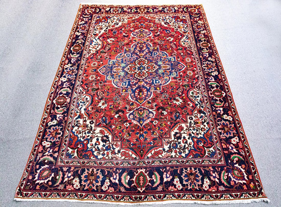 Semi Antique Persian Bakhtiari 8.7x11.10 (1 of 6)