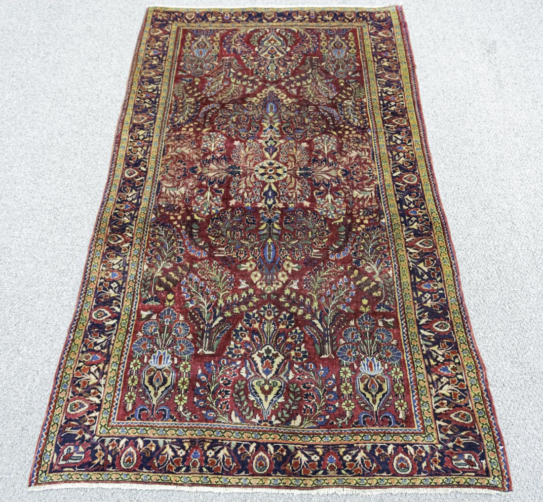 Persian Antique Sarouk 4.1x6.6: Handmade Persian Antique Sarouk Rug. Size 4.1x6.6 ft., made of high quality wool pile on cotton foundation, all natural vegetable dye, incorporating Sarouk design/pattern and finished off beautifully