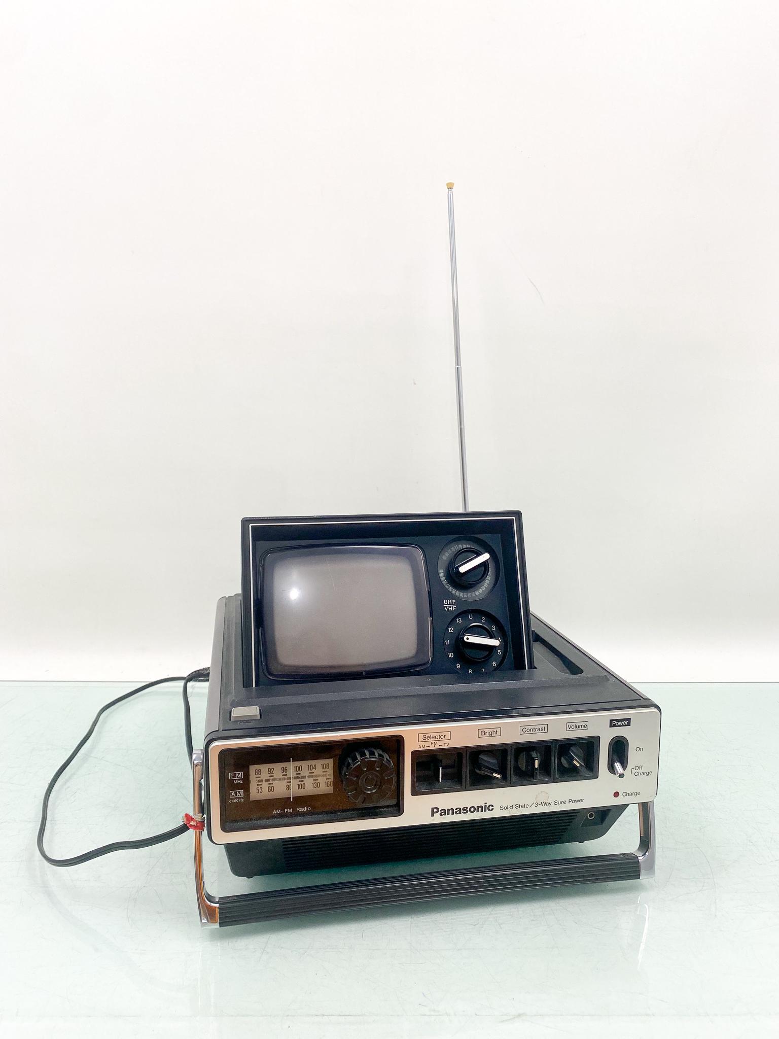 Panasonic Solid State/3-Way Sure Power Portable Television and AM/FM Radio (1 of 6)