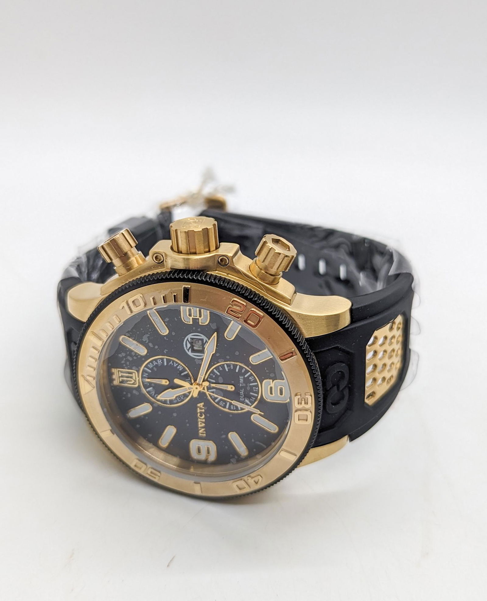 Invicta JT Men's with Jason Taylor Men's Watch: Invicta JT Men's with Jason Taylor Men's Watch, model 13688, Swiss Quartz movement, water resistant to 200m, flame fusion crystal Literature Brooks Auction is not responsible for outbids. Questions?
