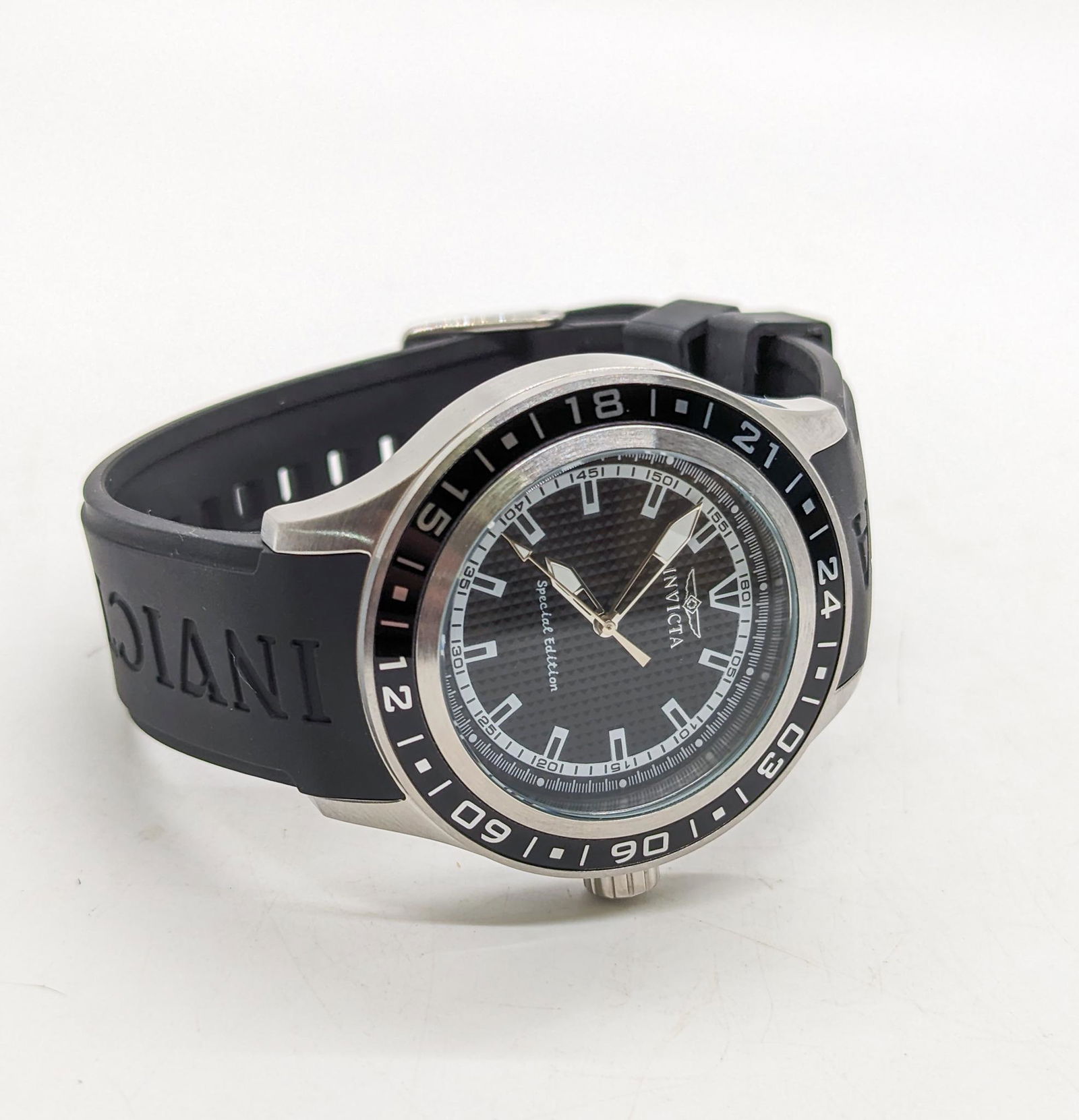 Invicta Special Edition Making History Men's Watch: Invicta Special Edition Making History Men's Watch, model 15222, Japan movement Literature Brooks Auction is not responsible for outbids. Questions? Call the office at (856) 694-2960 or email us dire