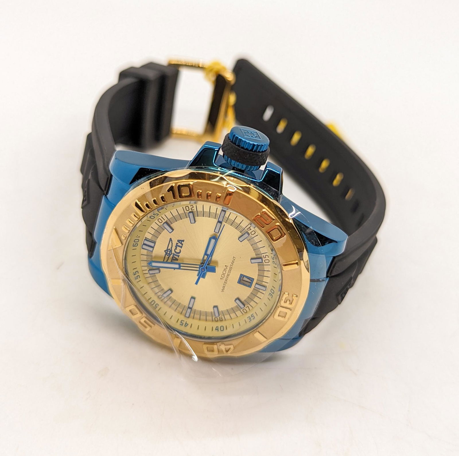 Invicta Pro Diver Men's Watch in Case: Invicta Pro Diver Men's Watch, model 13797, Japan movement, in Case with manual, free loop has snapped. Literature Brooks Auction is not responsible for outbids. Questions? Call the office at (856) 6
