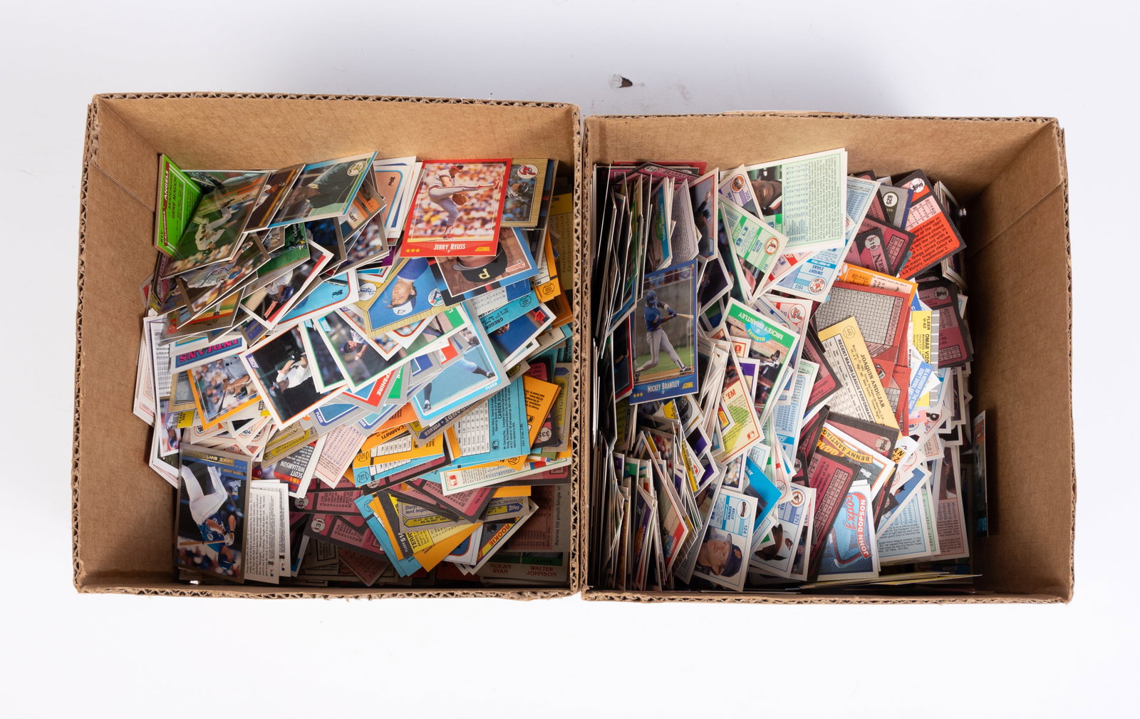 Large Lot of Baseball Collectible Cards: Large Lot of Baseball Collectible Cards: 3000 plus cards, various years, Topps, Fleer, Donruss, Upper Deck Literature Brooks Auction is not responsible for outbids. Questions? Call the office at (856)