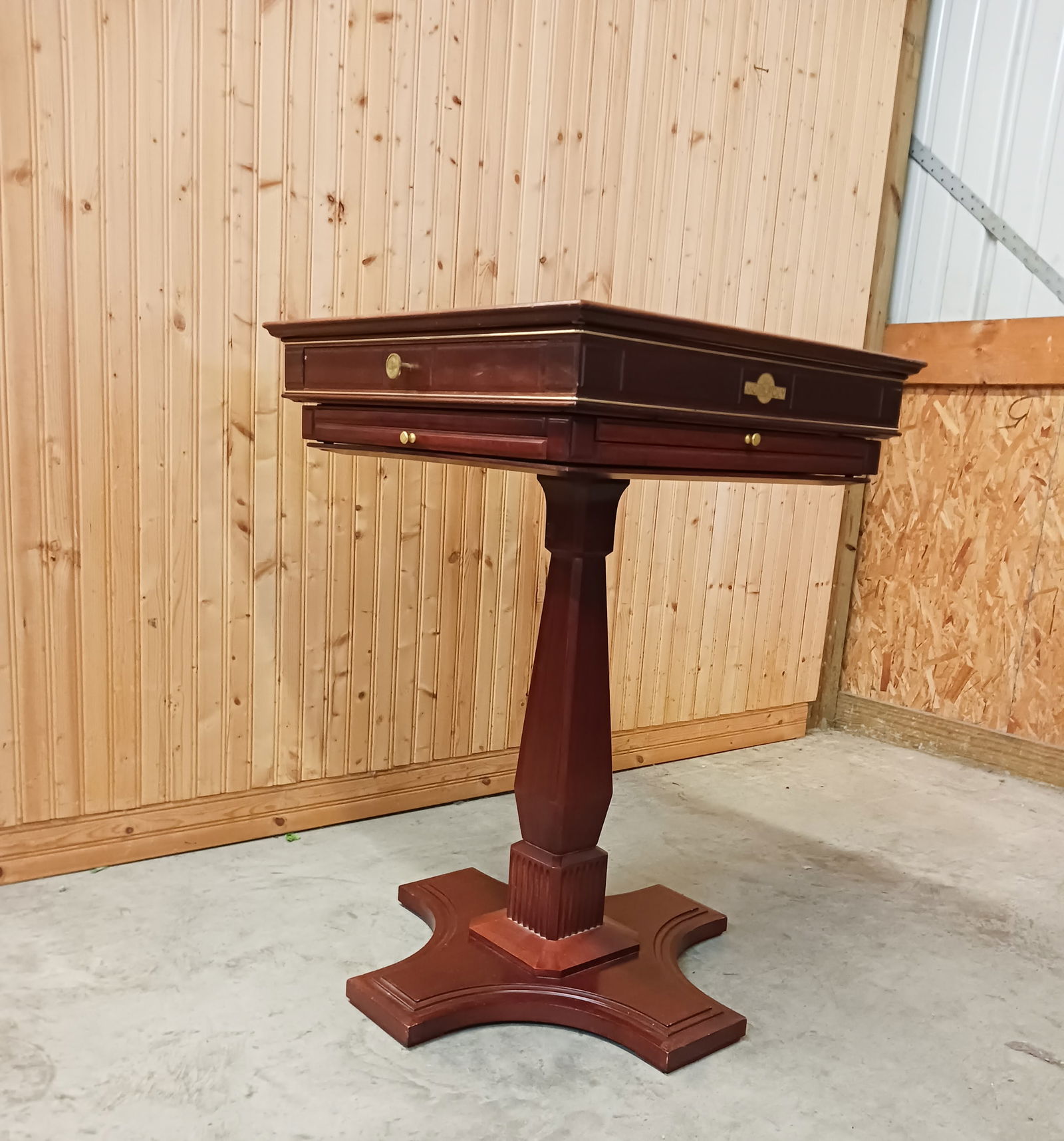 Franklin Mint Monopoly Collectors Edition Glass Top Pedestal Table (1 of 3)