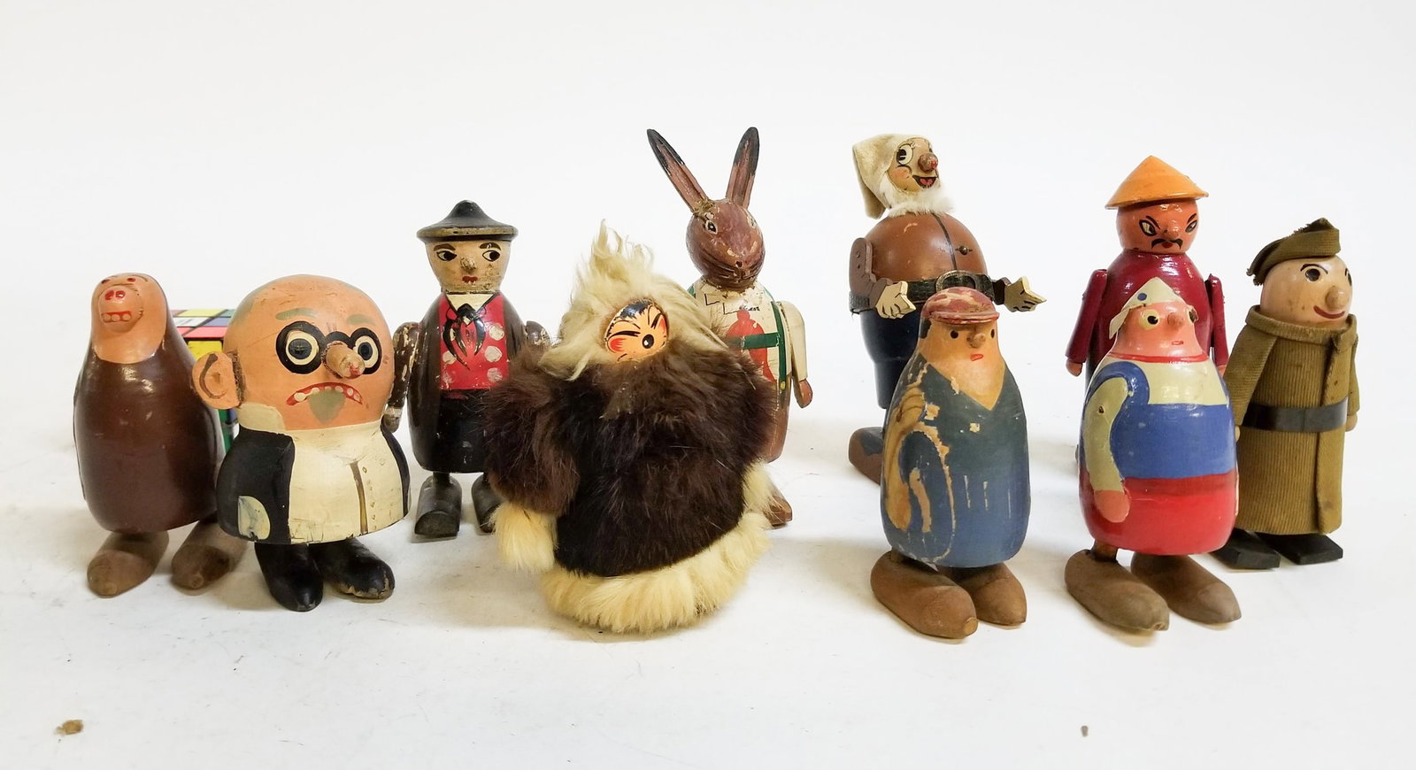 Ten Wooden Wilson Walkies Vintage Toys Featuring Disney (1 of 5)