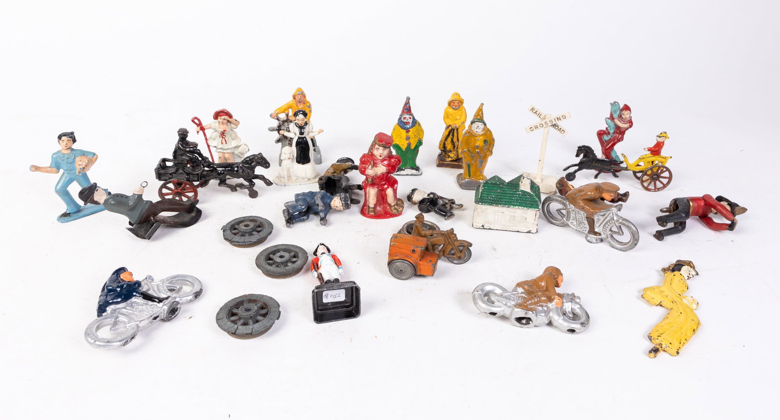 Vintage Miniature Lead and Cast Iron Figurines (1 of 8)