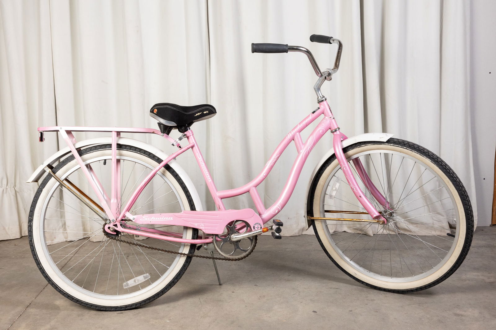 Schwinn Windwood Beach Cruiser Bicycle