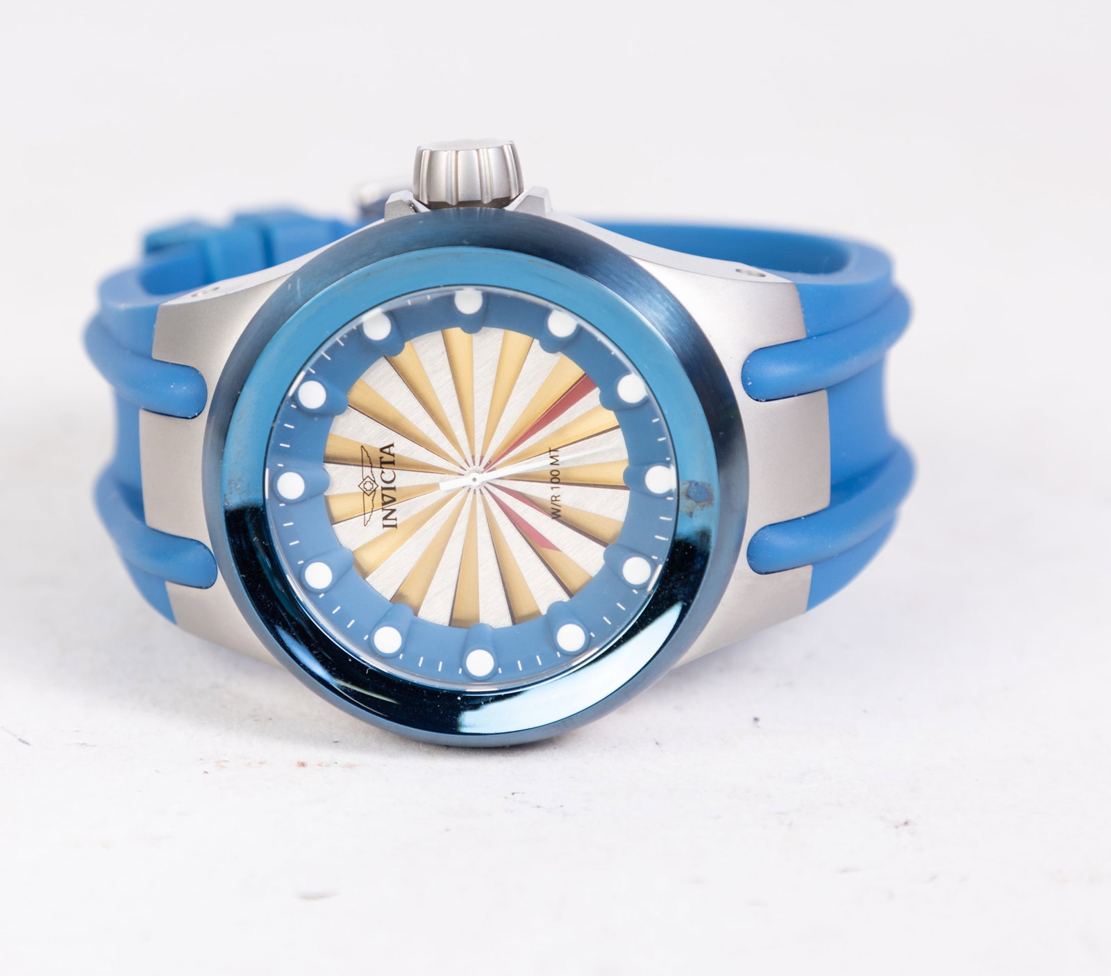 Invicta Specialty Men's Watch: Invicta Specialty Men's Watch, model #15866, stainless steel with silicone band, France Quartz movement, 100m water resistance Size 6" x 6" x 6" Literature Brooks Auction is not responsible for outbi