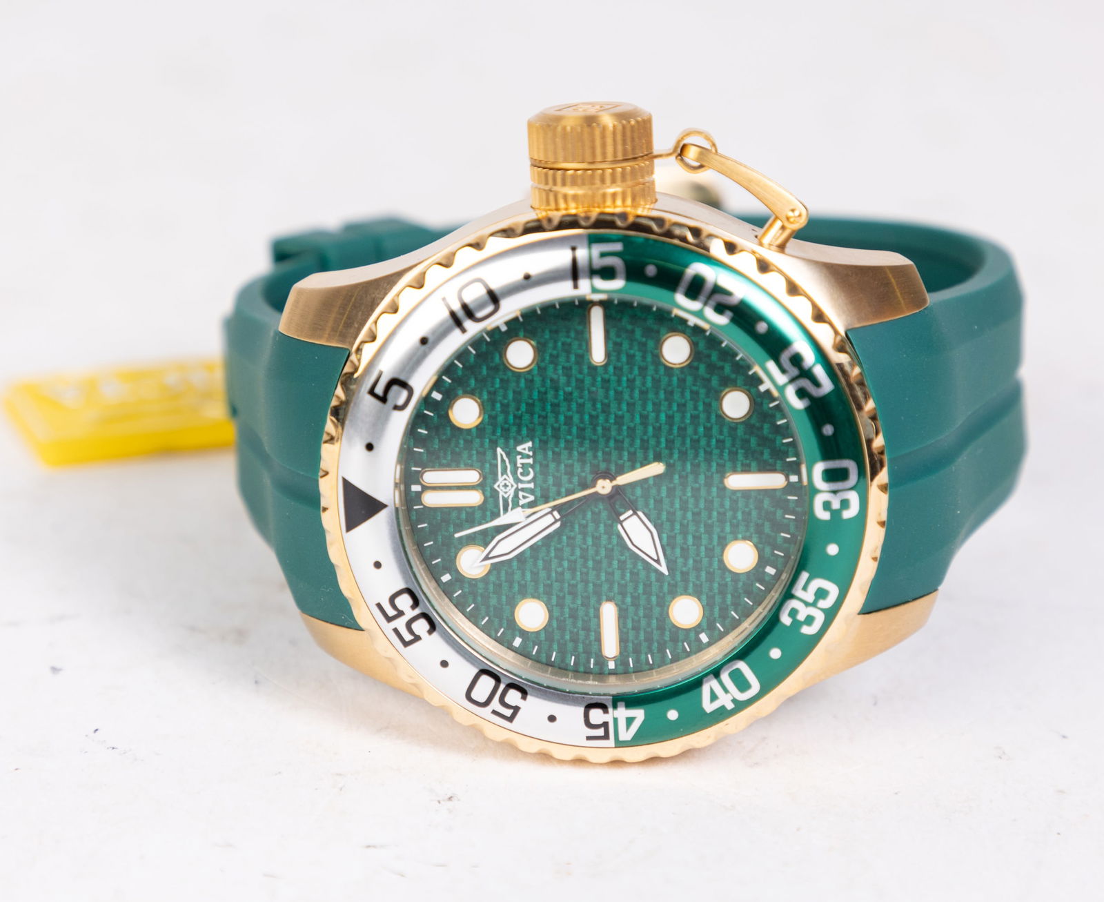 Invicta Pro Diver Men's Watch: Invicta Pro Diver Men's Watch, stainless steel with silicone band, Japan Quartz movement, 100m water resistance Size 6" x 6" x 6" Literature Brooks Auction is not responsible for outbids. Questions?