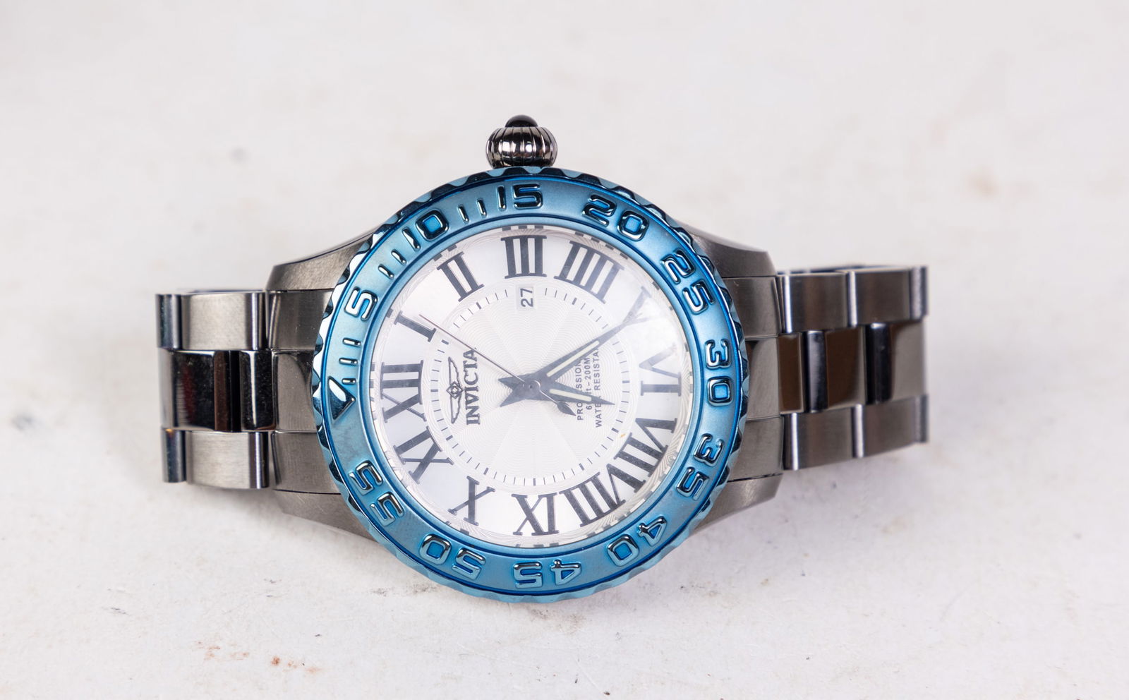 Invicta Pro Diver Men's Watch: Invicta Pro Diver Men's Watch, model #14540, stainless steel, Japan Quartz movement, 100m water resistance Size 6" x 6" x 6" Literature Brooks Auction is not responsible for outbids. Questions? Call