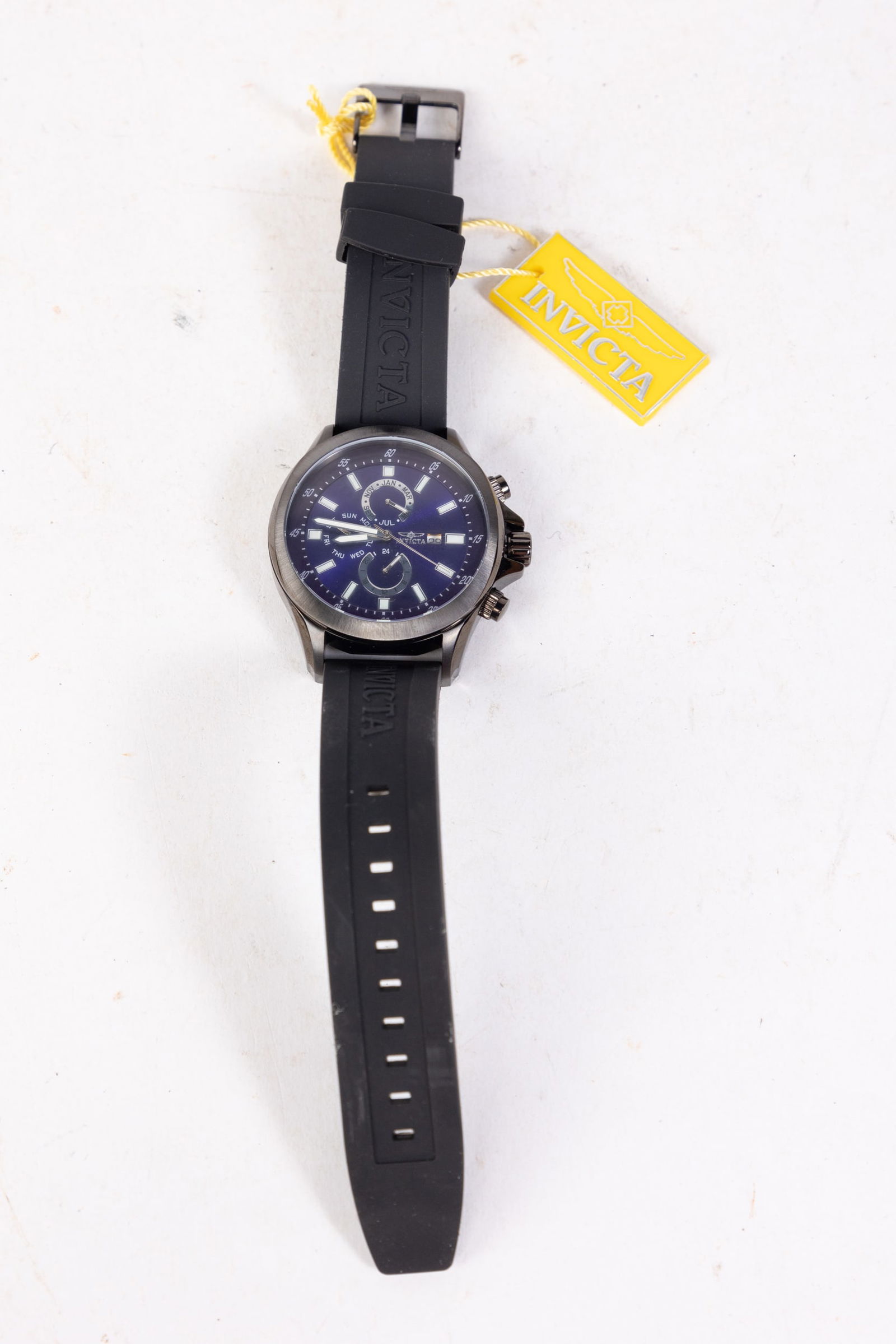 Invicta Specialty Men's Watch: Invicta Specialty Men's Watch, model #1840, stainless steel with polyurethane band, Swiss Quartz movement, 100m water resistance Size 6" x 6" x 6" Literature Brooks Auction is not responsible for out