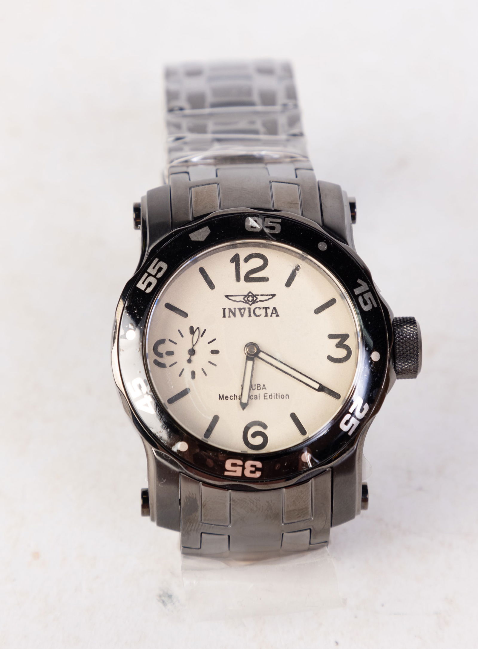 Invicta Pro Diver Men's Watch: Invicta Pro Diver Men's Watch, model #10367, stainless steel, mechanical movement, 50m water resistance Size 6" x 6" x 6" Literature Brooks Auction is not responsible for outbids. Questions? Call th