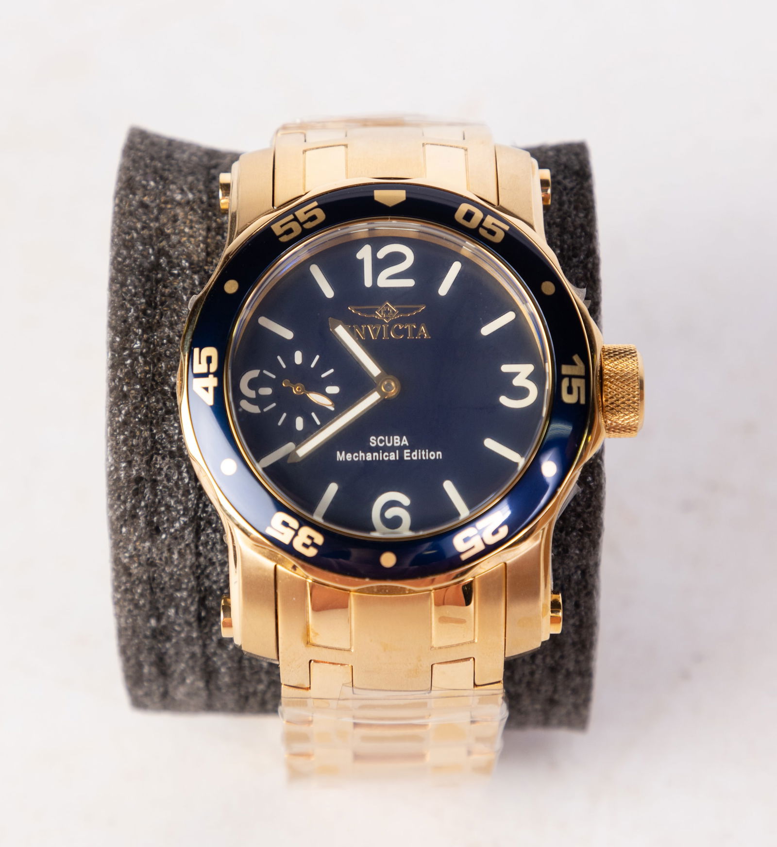 Invicta Pro Diver Men's Watch: Invicta Pro Diver Men's Watch, model #10368, stainless steel, mechanical movement 50m water resistance Size 6" x 6" x 6" Literature Brooks Auction is not responsible for outbids. Questions? Call the