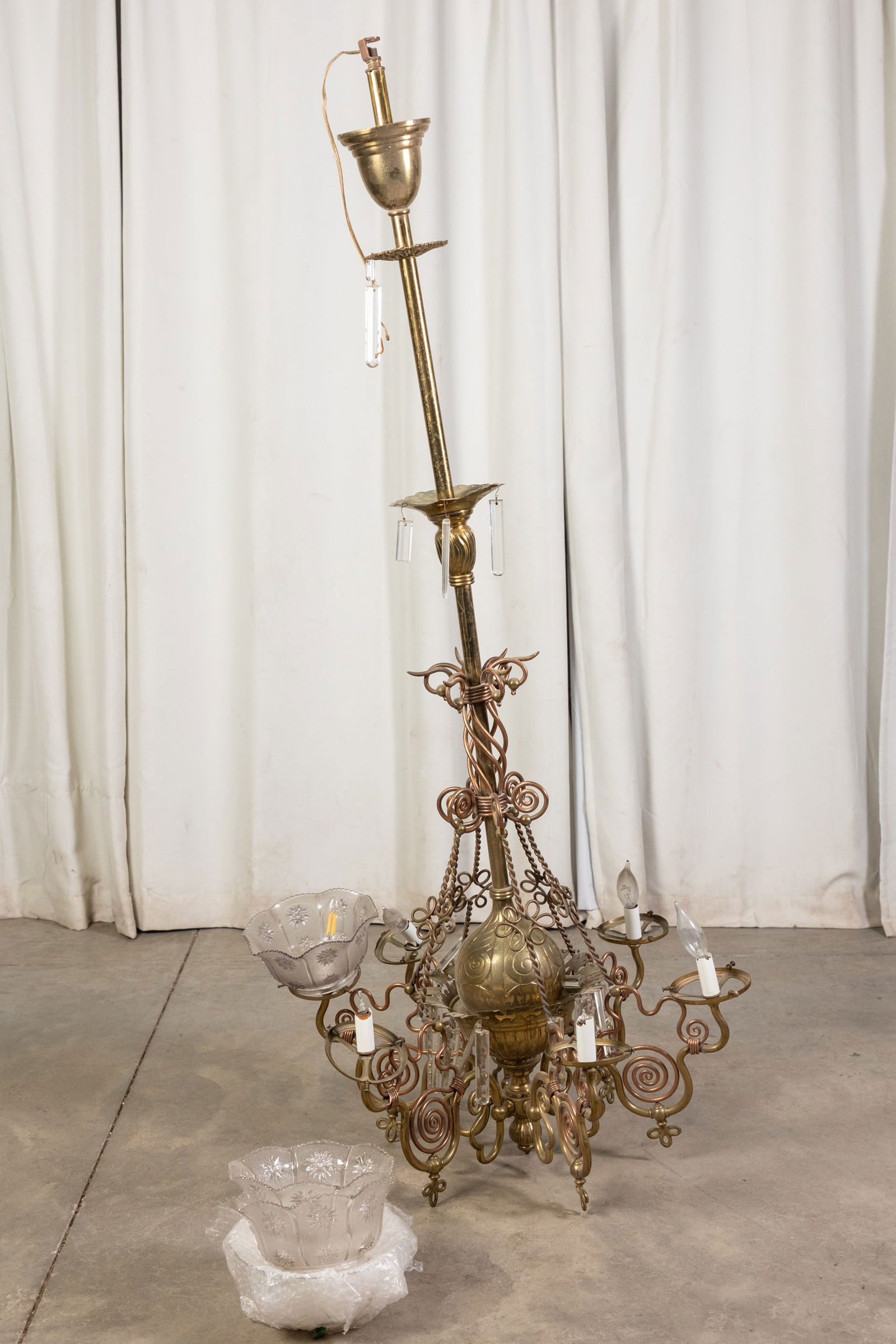 Large Brass Ornate Victorian Electric Chandelier (1 of 6)
