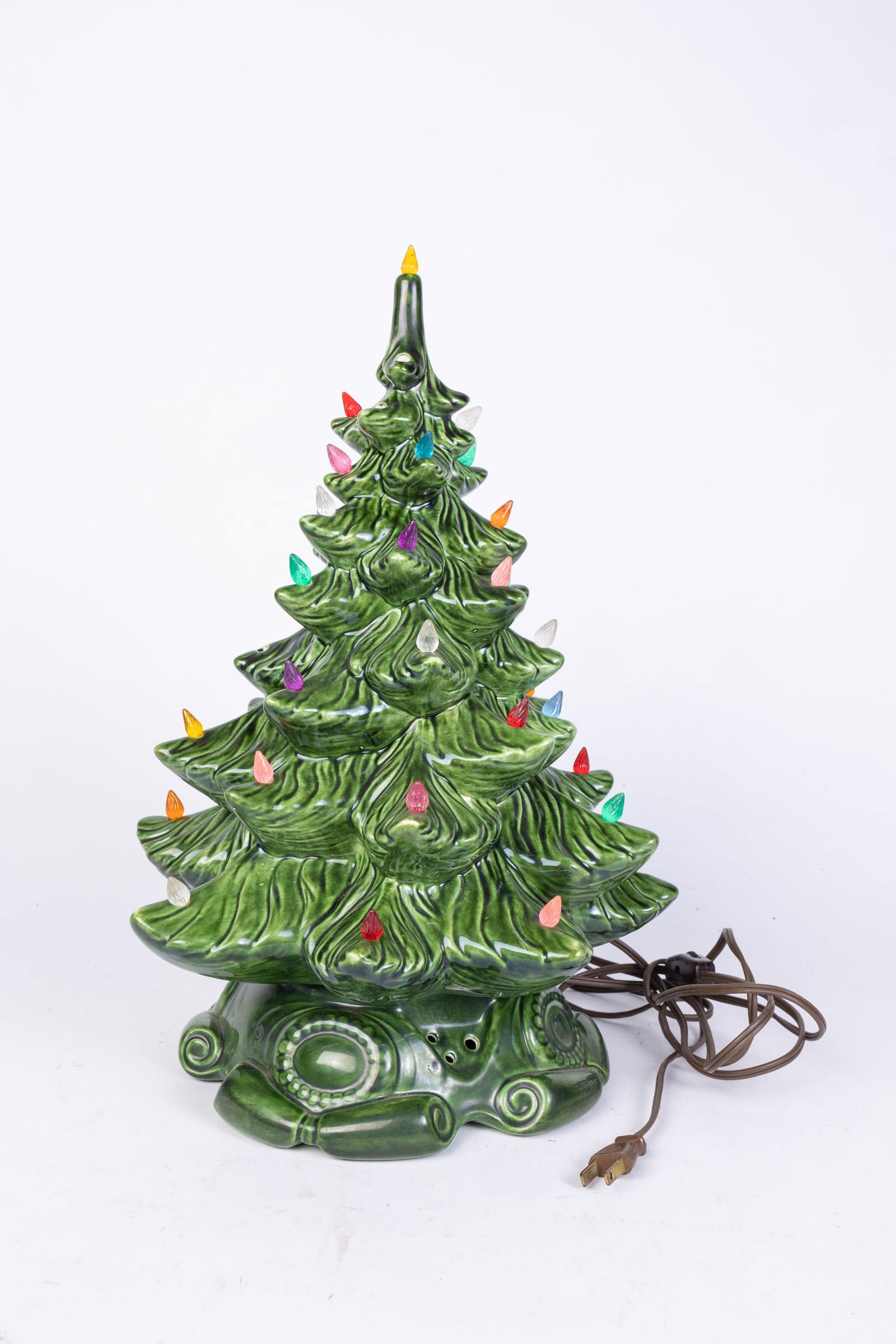 Vintage Lighted Ceramic Christmas Tree (1 of 3)