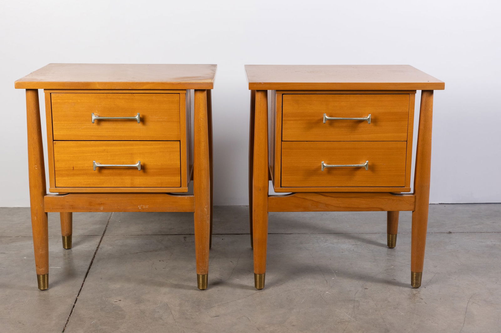 Pair of Drexel MCM Mid Century Modern Nightstands (1 of 8)