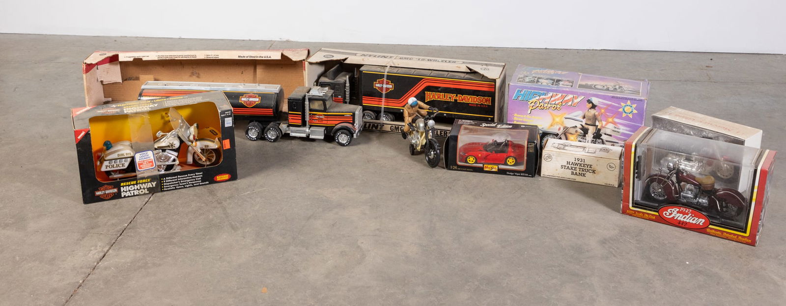 Vintage Model Toy Vehicles (1 of 8)