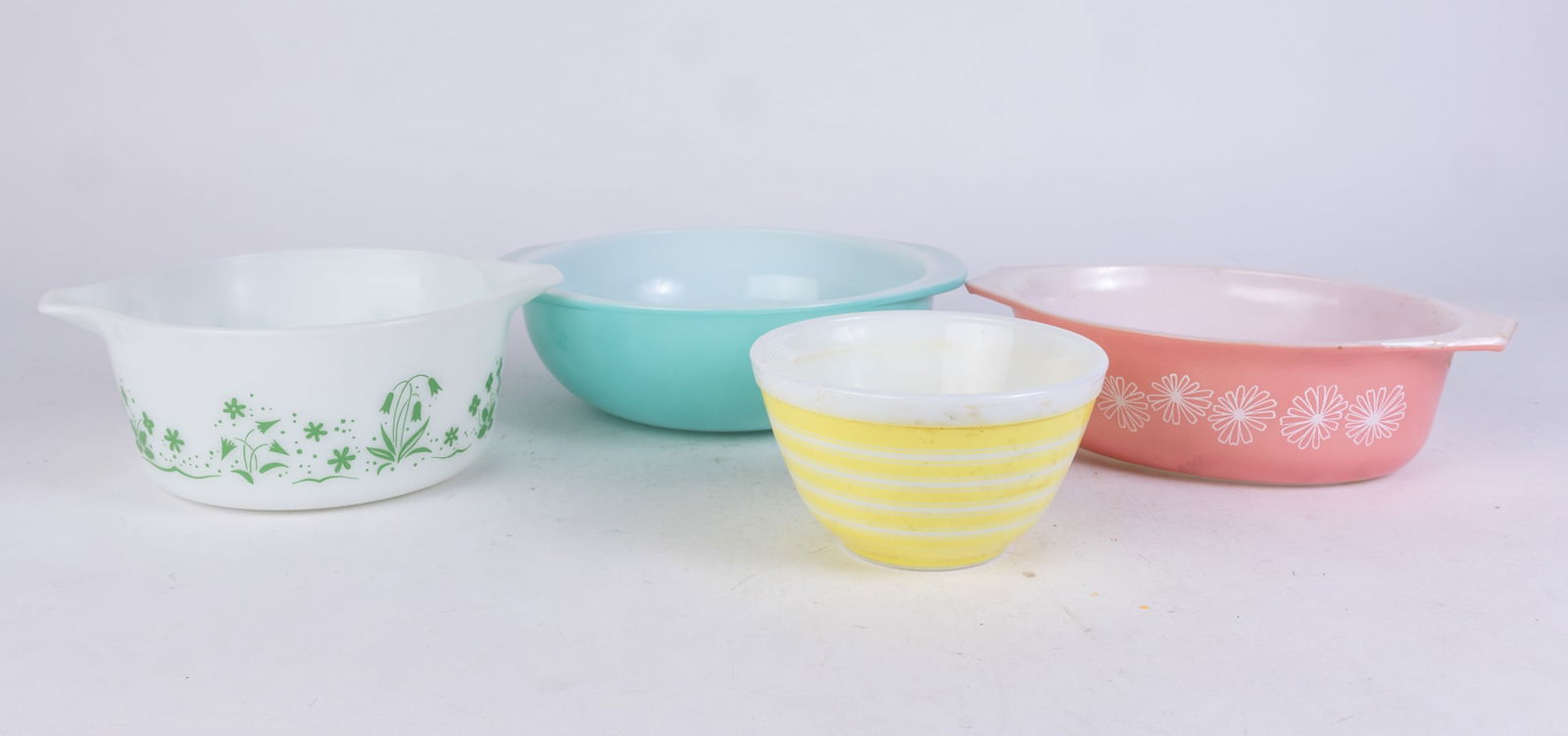 Four Assorted Pieces of Vintage Pyrex (1 of 7)