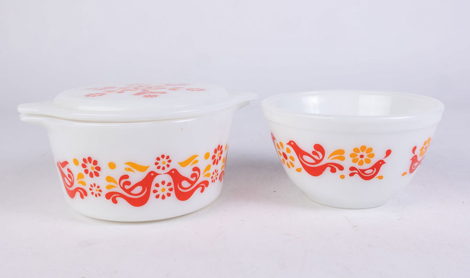 Two Pieces of Vintage Friendship Pyrex (1 of 3)