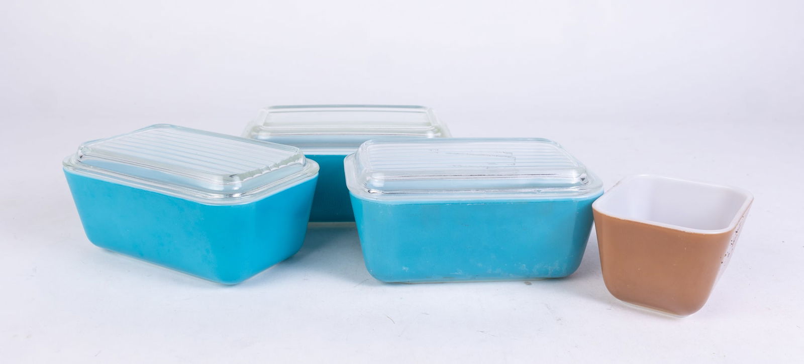 Four Pyrex Milk Glass Refrigerator Containers (1 of 4)