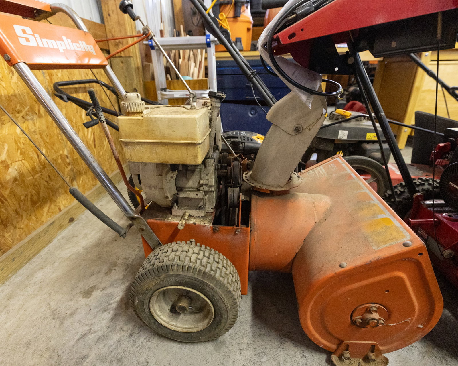 Simplicity 555 Snowblower (1 of 4)