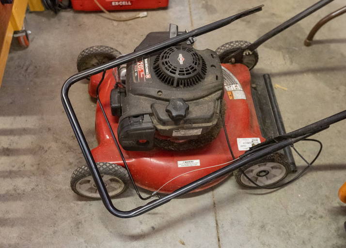 Briggs & Stratton Yard Machines 20" Push Mower
